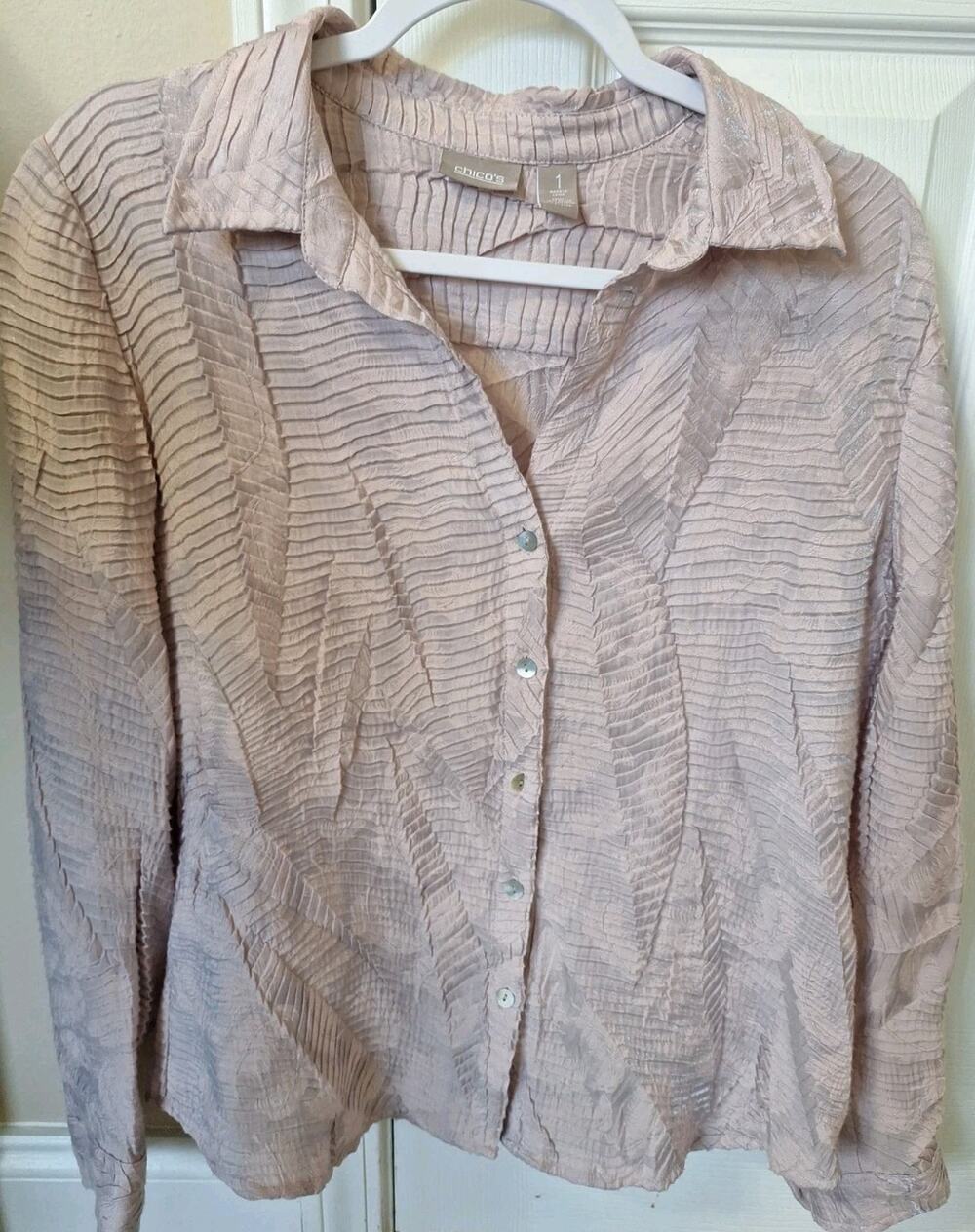 Chico's Women's Size 1 Shiny Pink Blouse Long Sleeve Button Up Fitted Tunic Sz M